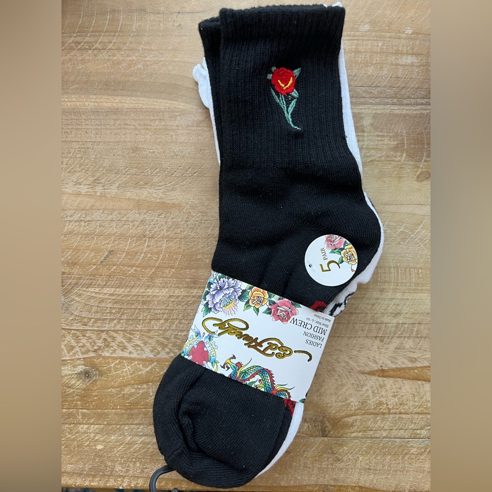 Ed Hardy 5 PK Mid Crew Socks with rose embroidery New